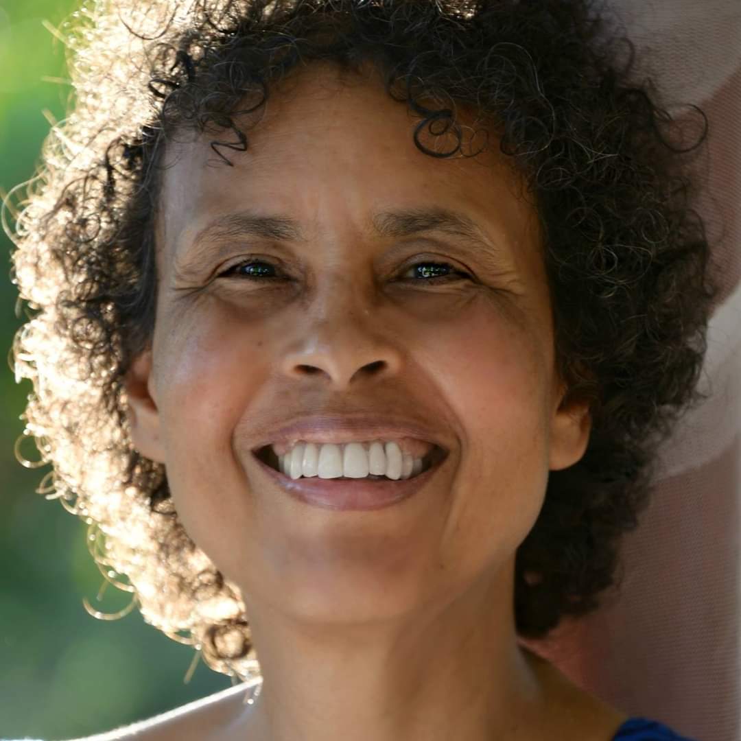 Author Sharon Maas